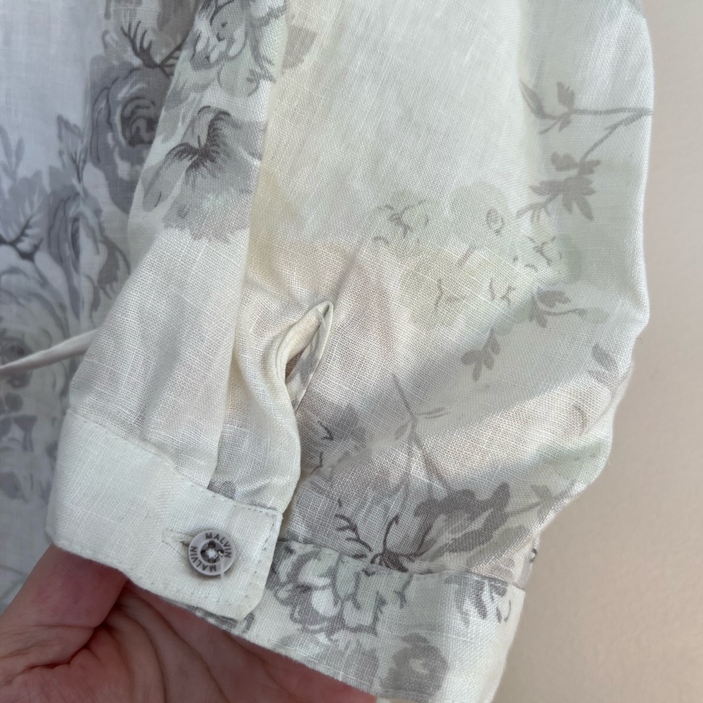 100% linen white dress with roses print. Long sleeve dress. Size 10 - Picture 6 of 14